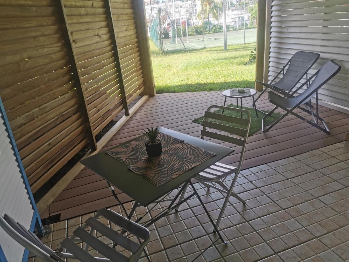 لي تروا زيليه Studio Dans Residence Hoteliere Aux 3Ilets Pointe Du Bout Residence La Marina Carayou المظهر الخارجي الصورة